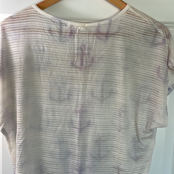 Cream Top With Lilac Arrow Designs - Picture 6 of 8